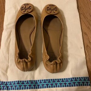 Tan Tory Burch Reva flats